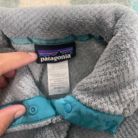 Patagonia Sherpa Gray and Teal Fleece Pullover - Picture 2 of 5